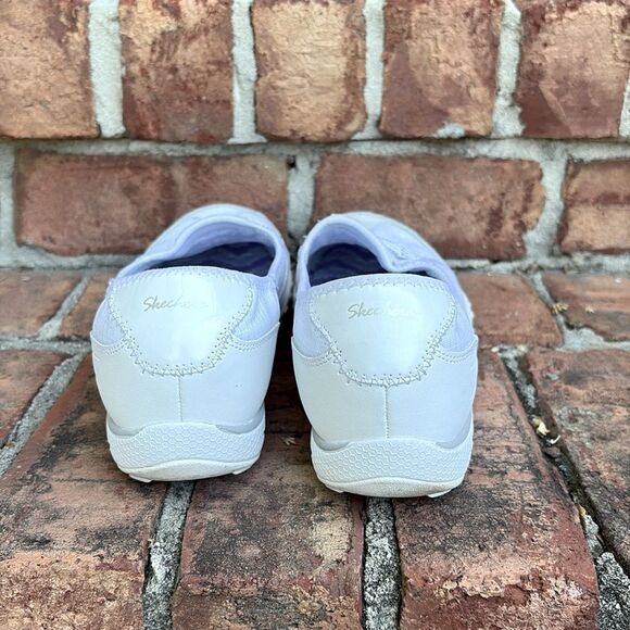 Sketchers White Relaxed Fit Memory Foam - Picture 4 of 7